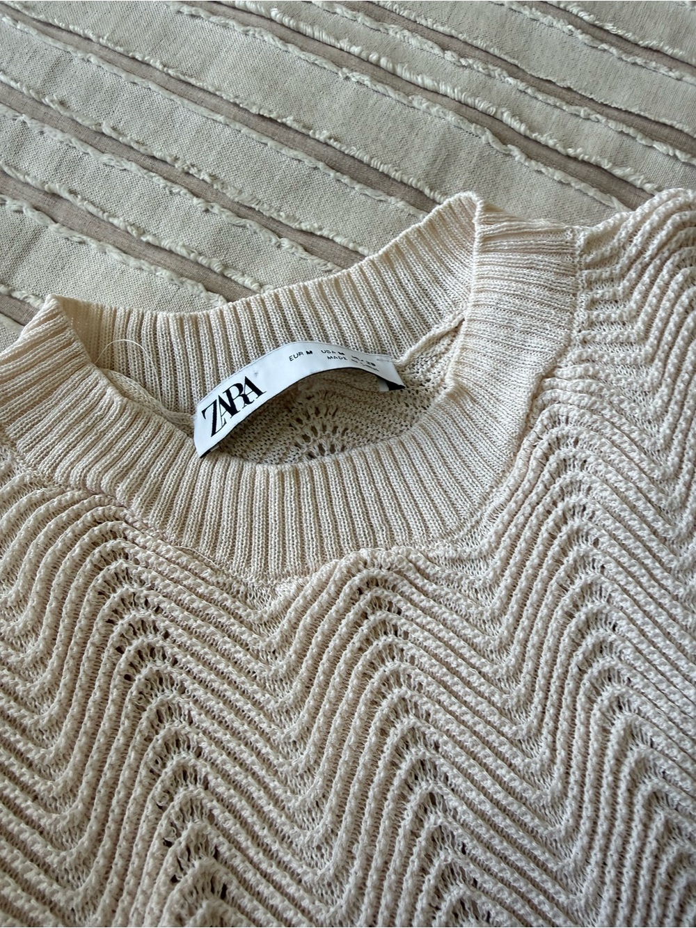 Zara Light Cream Chevron Knit Midi Dress - Picture 2 of 3